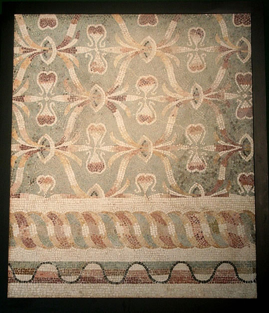 Mosaico policromo rinvenuto ad Ostia antica