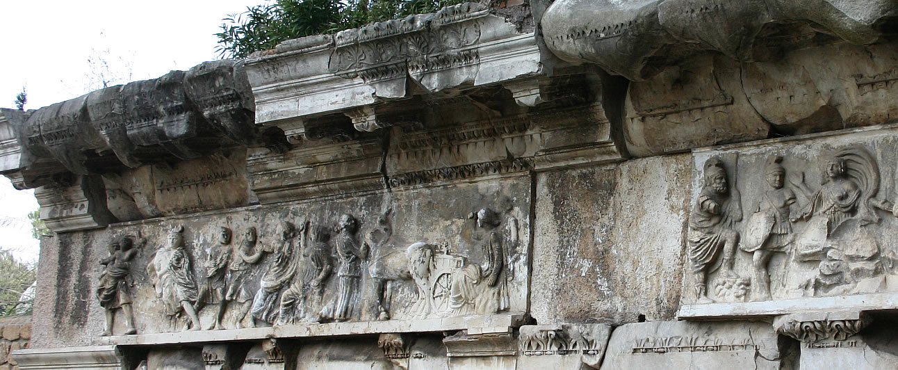 Basilica Emilia: frammenti ricomposti della trabeazione dell'ordine inferiore, copia da calco - Foro Romano, Roma IT