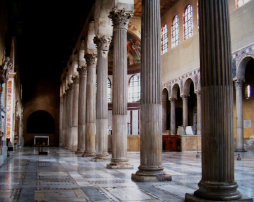 Basilica di Santa Sabina. Le colonne corinzie provenienti dal tempio di Giunone Regina – Roma IT