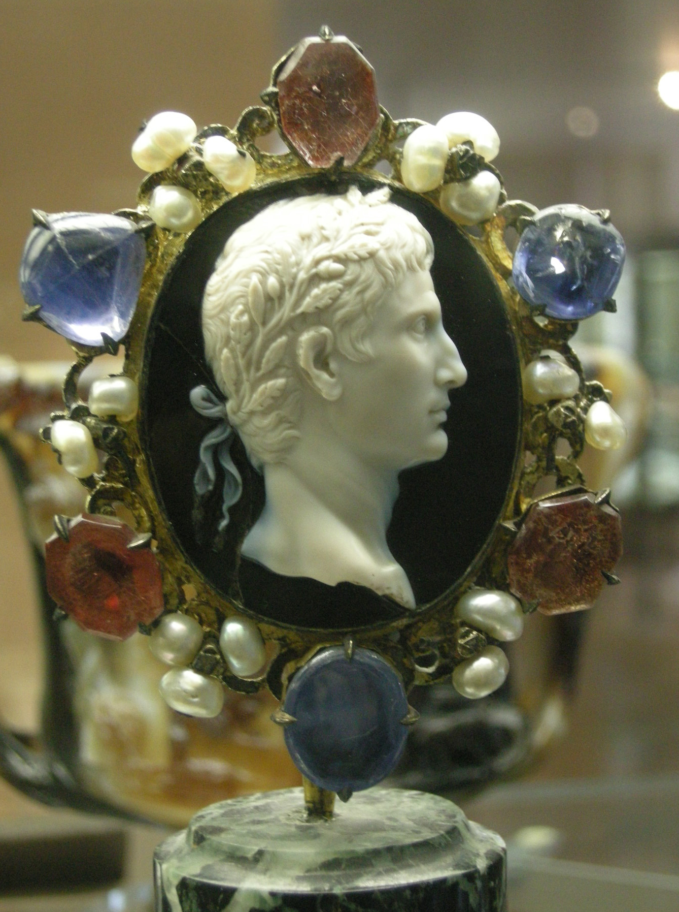 Dioscurides gem cutter - Cameo of Augustus, 1st cent. B.C. - National Library of France