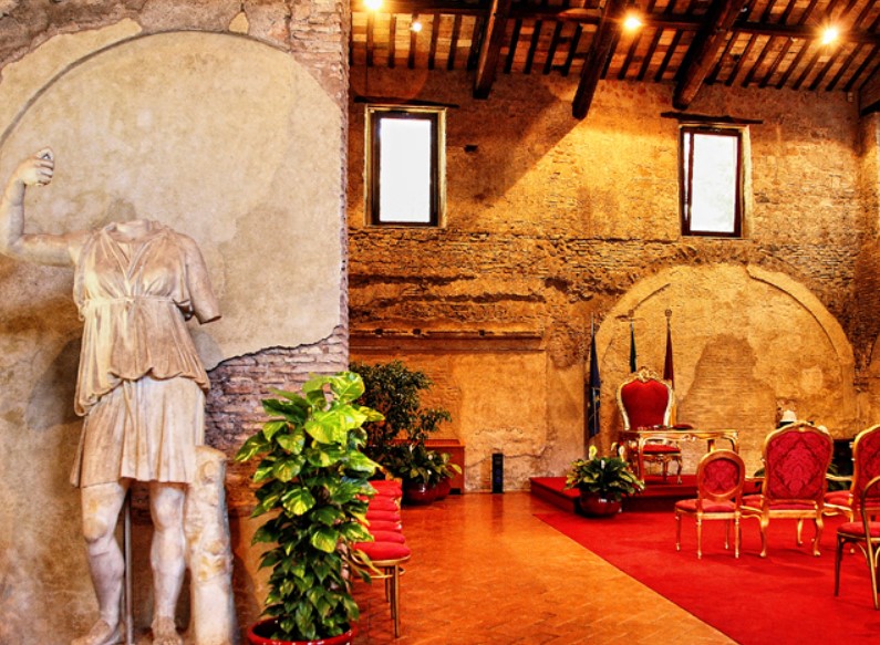 Interno di Santa Maria in Tempulo oggi – Via delle Camene, Rome IT